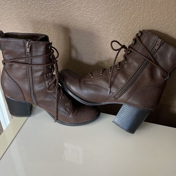 American Rag Laina Brown Block-Heel Combat Booties size 9 - Picture 6 of 8